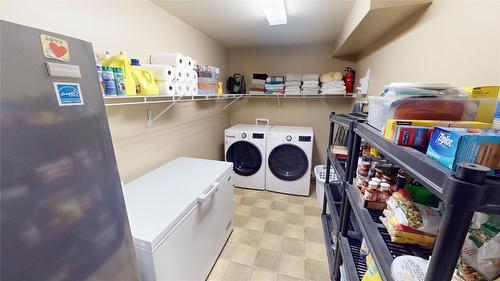 2919 Westview Road, Cranbrook, BC - Indoor Photo Showing Laundry Room
