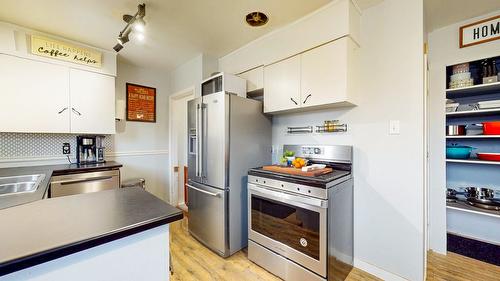 707 7Th  S Street, Cranbrook, BC - Indoor Photo Showing Kitchen With Stainless Steel Kitchen