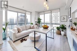 1602 - 8 EGLINTON AVENUE E  Toronto, ON M4P 1A6