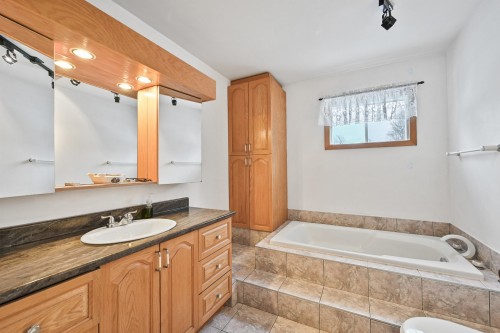 Salle de bains - 406 Rue Bernard, Saint-Alexandre, QC - Indoor Photo Showing Bathroom