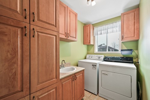 Salle de lavage - 406 Rue Bernard, Saint-Alexandre, QC - Indoor Photo Showing Laundry Room