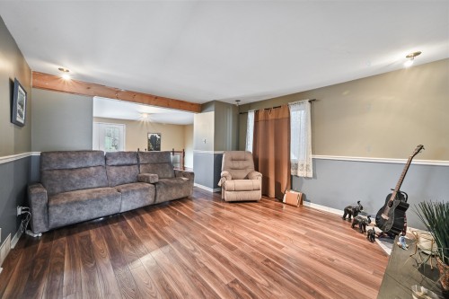 Salon - 406 Rue Bernard, Saint-Alexandre, QC - Indoor Photo Showing Living Room