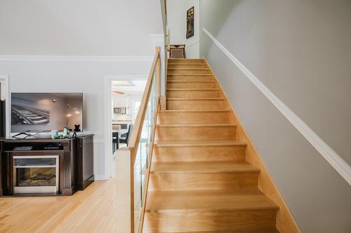 Escalier - 74 Av. Dufault, Saint-Hyacinthe, QC - Indoor Photo Showing Other Room