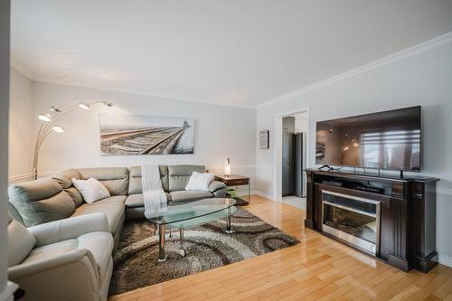 Salon - 74 Av. Dufault, Saint-Hyacinthe, QC - Indoor Photo Showing Living Room