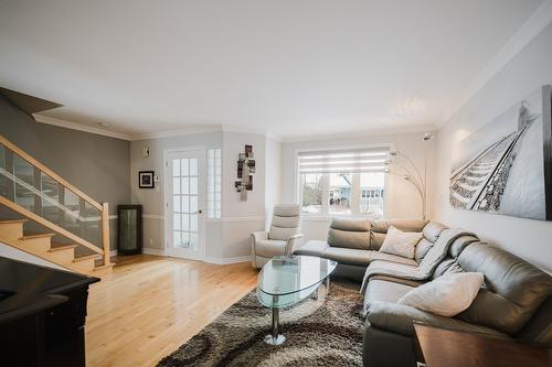 Salon - 74 Av. Dufault, Saint-Hyacinthe, QC - Indoor Photo Showing Living Room