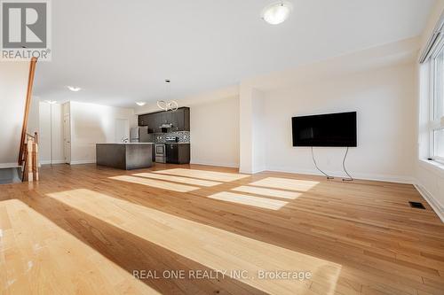 5 Gridiron Gate, Vaughan, ON - Indoor Photo Showing Living Room