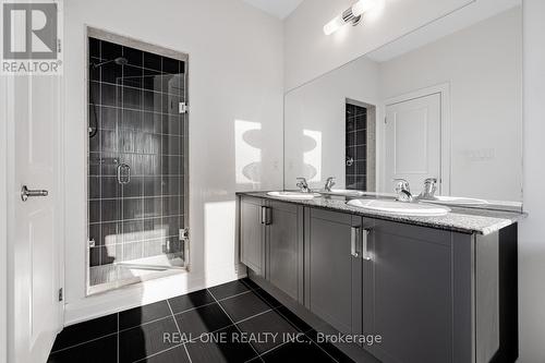 5 Gridiron Gate, Vaughan, ON - Indoor Photo Showing Bathroom