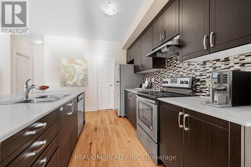 5 Gridiron Gate, Vaughan, ON - Indoor Photo Showing Kitchen With Stainless Steel Kitchen With Double Sink With Upgraded Kitchen