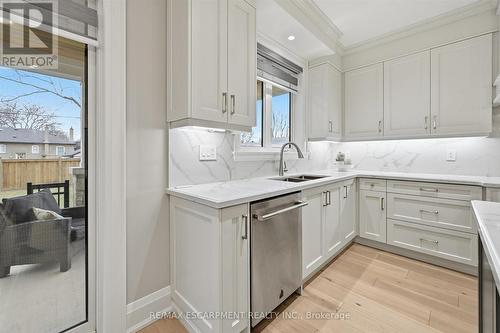 2229 Tallman Avenue, Burlington, ON - Indoor Photo Showing Kitchen With Double Sink