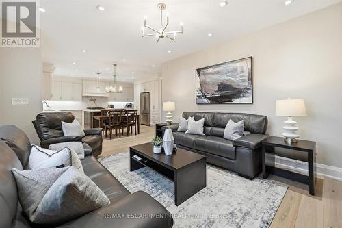 2229 Tallman Avenue, Burlington, ON - Indoor Photo Showing Living Room