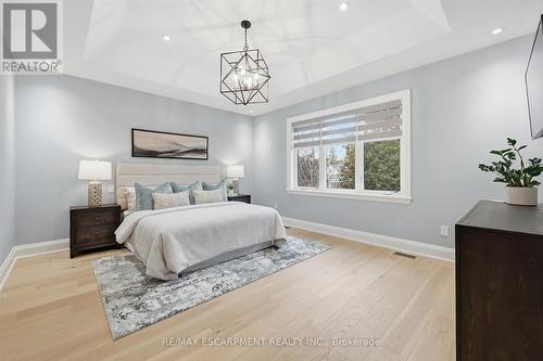 2229 Tallman Avenue, Burlington, ON - Indoor Photo Showing Bedroom