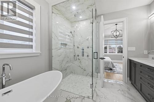 2229 Tallman Avenue, Burlington, ON - Indoor Photo Showing Bathroom