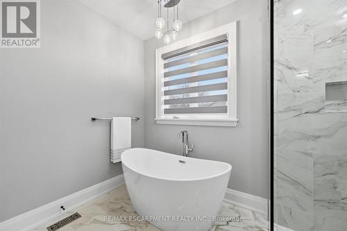 2229 Tallman Avenue, Burlington, ON - Indoor Photo Showing Bathroom
