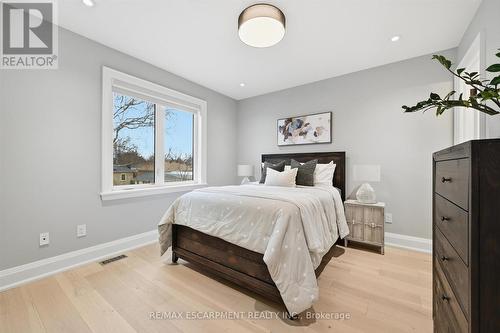 2229 Tallman Avenue, Burlington, ON - Indoor Photo Showing Bedroom