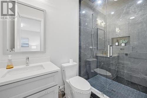 2229 Tallman Avenue, Burlington, ON - Indoor Photo Showing Bathroom