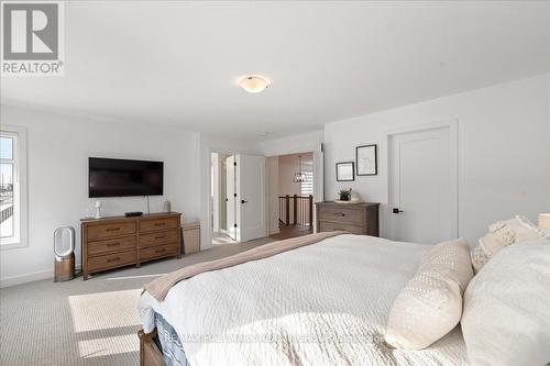 6461 Renaud Road, Ottawa, ON - Indoor Photo Showing Bedroom