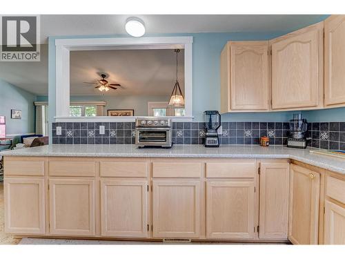 3485 Rosedale Avenue Unit# 10, Armstrong, BC - Indoor Photo Showing Kitchen