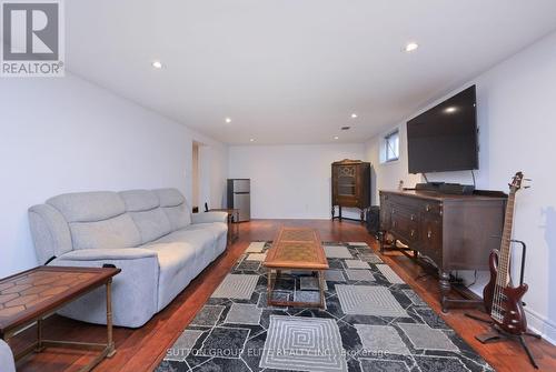 1238 Claredale Road, Mississauga, ON - Indoor Photo Showing Living Room