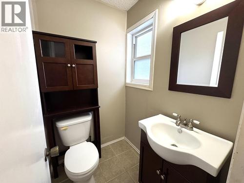 9016 98A Avenue, Fort St. John, BC - Indoor Photo Showing Bathroom