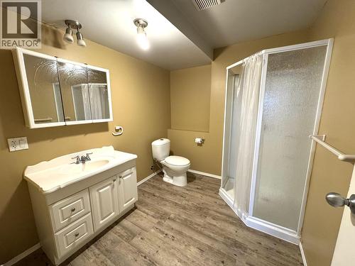 9016 98A Avenue, Fort St. John, BC - Indoor Photo Showing Bathroom