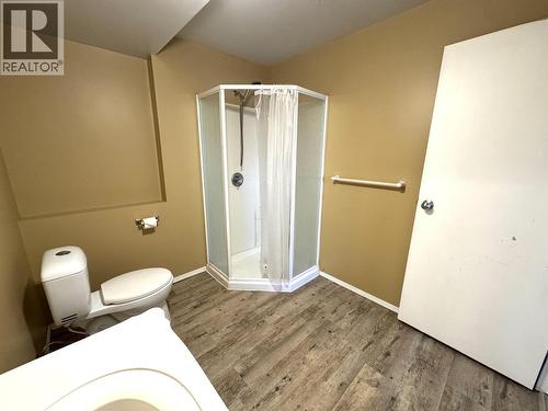 9016 98A Avenue, Fort St. John, BC - Indoor Photo Showing Bathroom