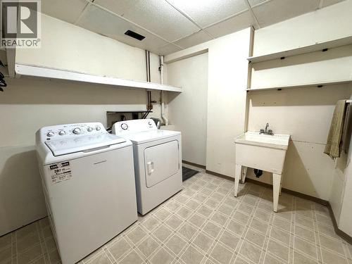 9016 98A Avenue, Fort St. John, BC - Indoor Photo Showing Laundry Room
