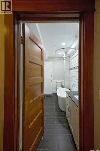 8 2201 14Th Avenue, Regina, SK - Indoor Photo Showing Bathroom