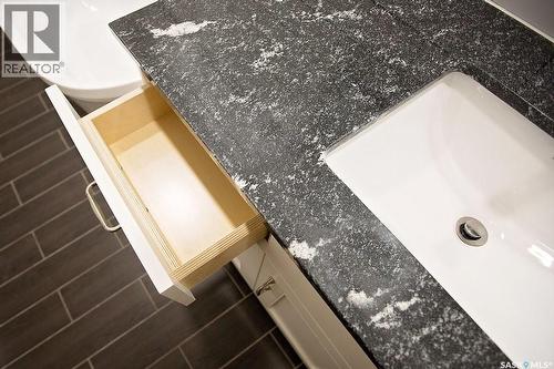 8 2201 14Th Avenue, Regina, SK - Indoor