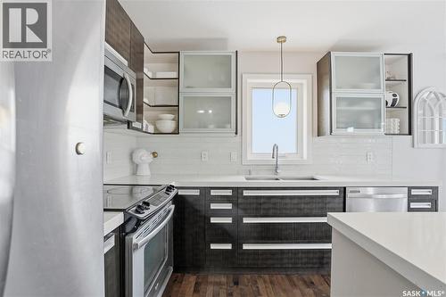 319 East Hampton Boulevard, Saskatoon, SK - Indoor Photo Showing Kitchen With Double Sink With Upgraded Kitchen
