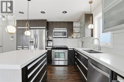319 East Hampton Boulevard, Saskatoon, SK - Indoor Photo Showing Kitchen With Stainless Steel Kitchen With Double Sink With Upgraded Kitchen