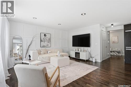 319 East Hampton Boulevard, Saskatoon, SK - Indoor