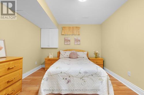 3353 Loyalist Drive, Mississauga, ON - Indoor Photo Showing Bedroom