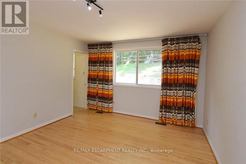 30 Terrace Drive, Hamilton, ON - Indoor Photo Showing Other Room