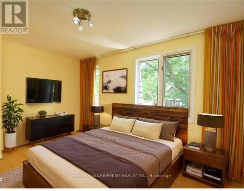 Virtually staged - 30 Terrace Drive, Hamilton, ON - Indoor Photo Showing Bedroom