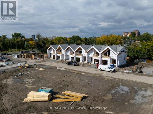 535 Adventure Private, Ottawa, ON - Outdoor