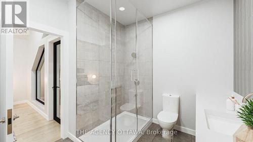 535 Adventure Private, Ottawa, ON - Indoor Photo Showing Bathroom