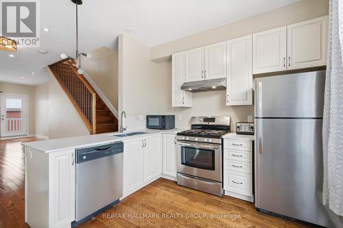 290 Cambridge Street, Ottawa, ON - Indoor Photo Showing Kitchen