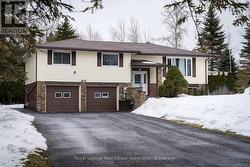 69 GEORGE AVENUE  Wasaga Beach, ON L9Z 2X9
