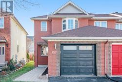 137 CENTRAL PARK DRIVE  Ottawa, ON K2C 4C1