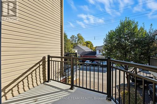 1512 Clementine Boulevard, Ottawa, ON - Indoor Photo Showing Kitchen With Stainless Steel Kitchen With Double Sink
