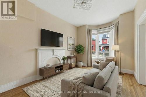 241 Robert Street, Hamilton, ON - Indoor