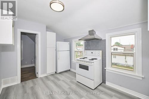 43 Cosby Avenue, St. Catharines (Facer), ON - Indoor Photo Showing Kitchen