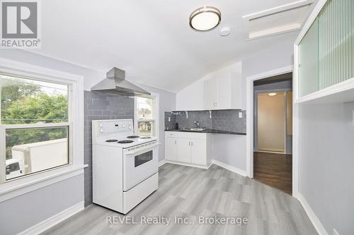 43 Cosby Avenue, St. Catharines (Facer), ON - Indoor Photo Showing Kitchen