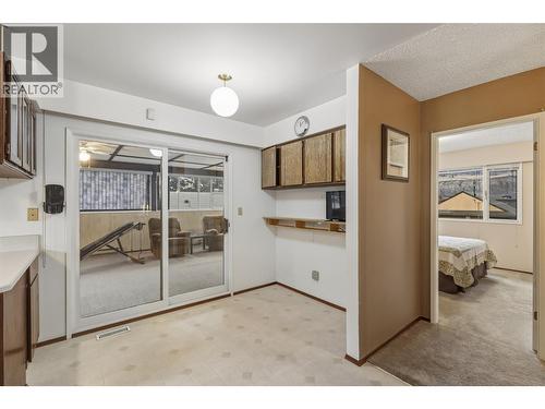 2480 Valleyview Drive, Kamloops, BC - Indoor