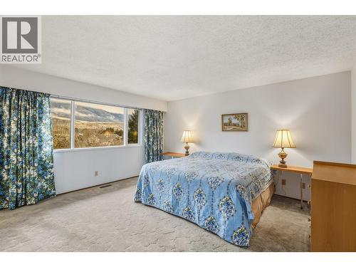 2480 Valleyview Drive, Kamloops, BC - Indoor Photo Showing Bedroom