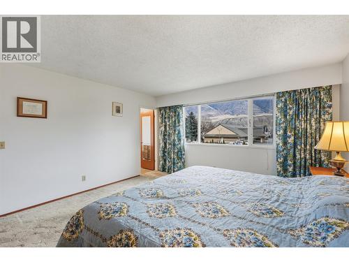 2480 Valleyview Drive, Kamloops, BC - Indoor Photo Showing Bedroom