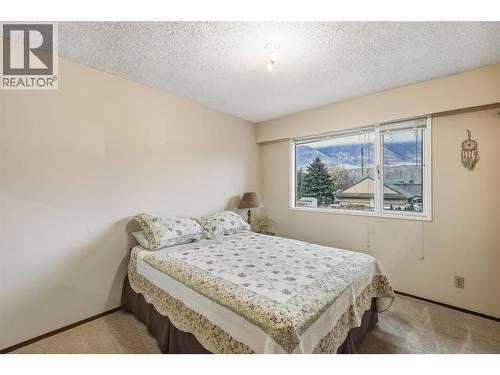 2480 Valleyview Drive, Kamloops, BC - Indoor Photo Showing Bedroom