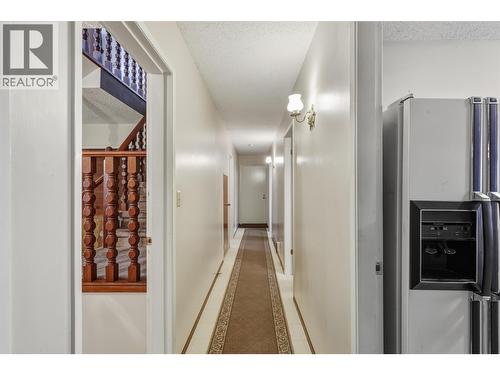 2480 Valleyview Drive, Kamloops, BC - Indoor