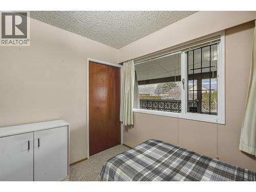 2480 Valleyview Drive, Kamloops, BC - Indoor Photo Showing Bedroom