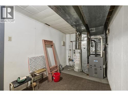 2480 Valleyview Drive, Kamloops, BC - Indoor
